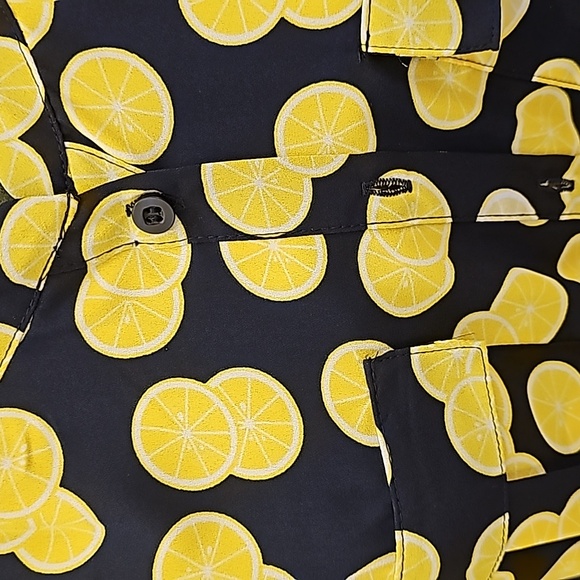 NWOT SOHO Jeans sleeveless button down  navy blue with lemons, pockets Sz L - Picture 2 of 7